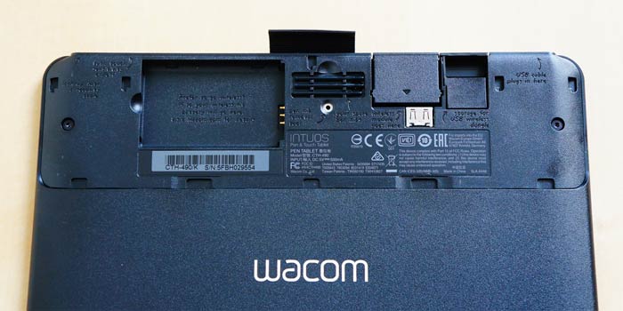 Wacom tablet rear compartment